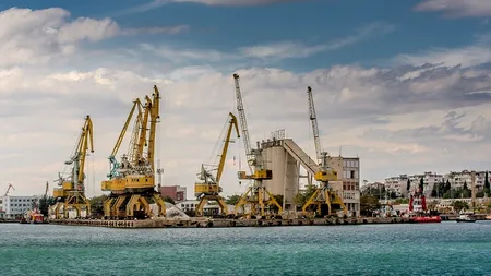 Vecinii bulgari dau șah portului Constanța