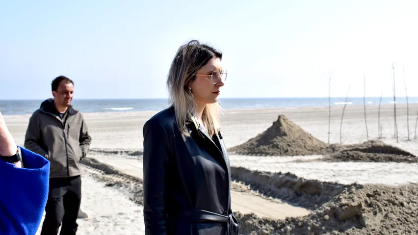 Ministra USR a Mediului, Diana Buzoianu, a sabotat deschiderea sezonului estival de Paște pe Litoral