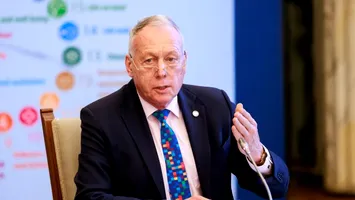 Klaus Iohannis a dat undă verde pentru sinecura de lux, cu 50 de angajați, a lui Laszlo Borbely