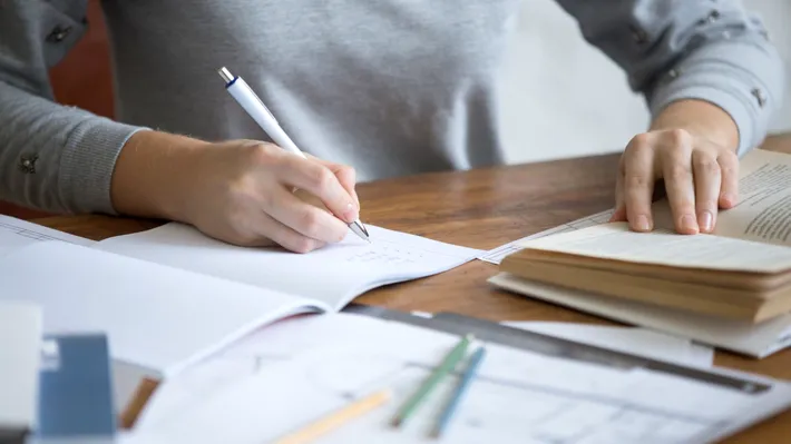 Încep simulările naționale. Probele se desfășoară în condiții de examen