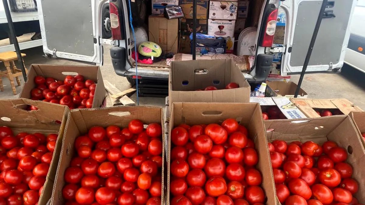 Piața de legume, blocată: Prețul la tomate a căzut iar