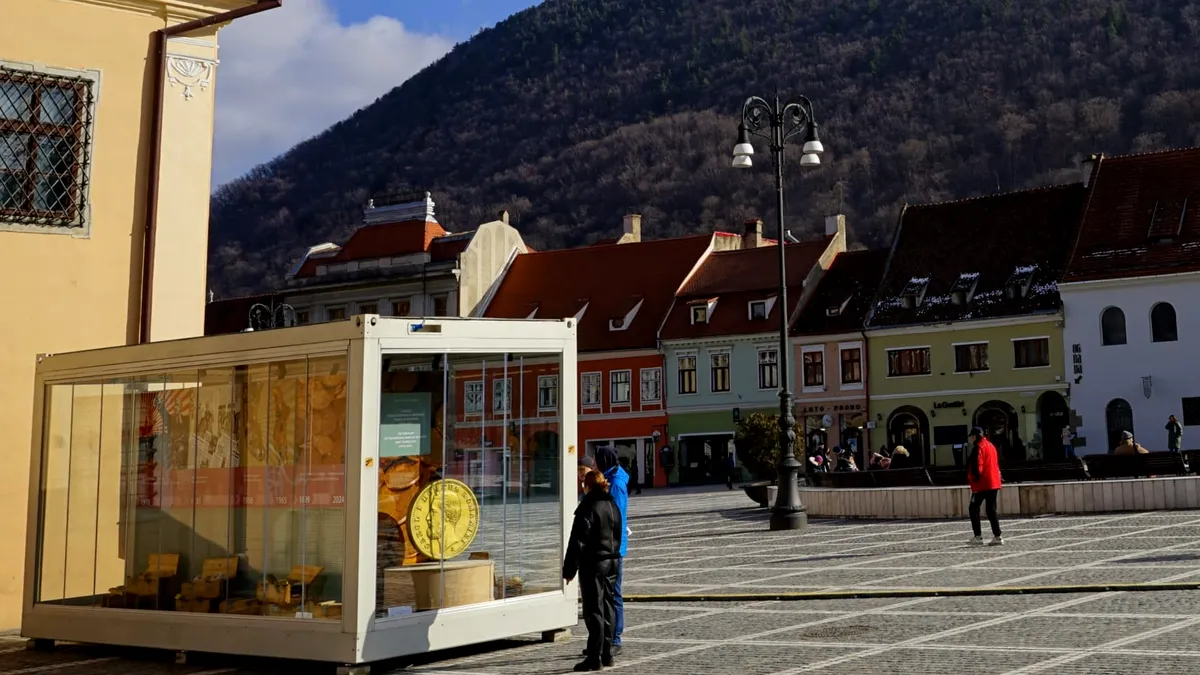 Brașov: expoziție în Piața Sfatului despre tezaurul trimis la Moscova
