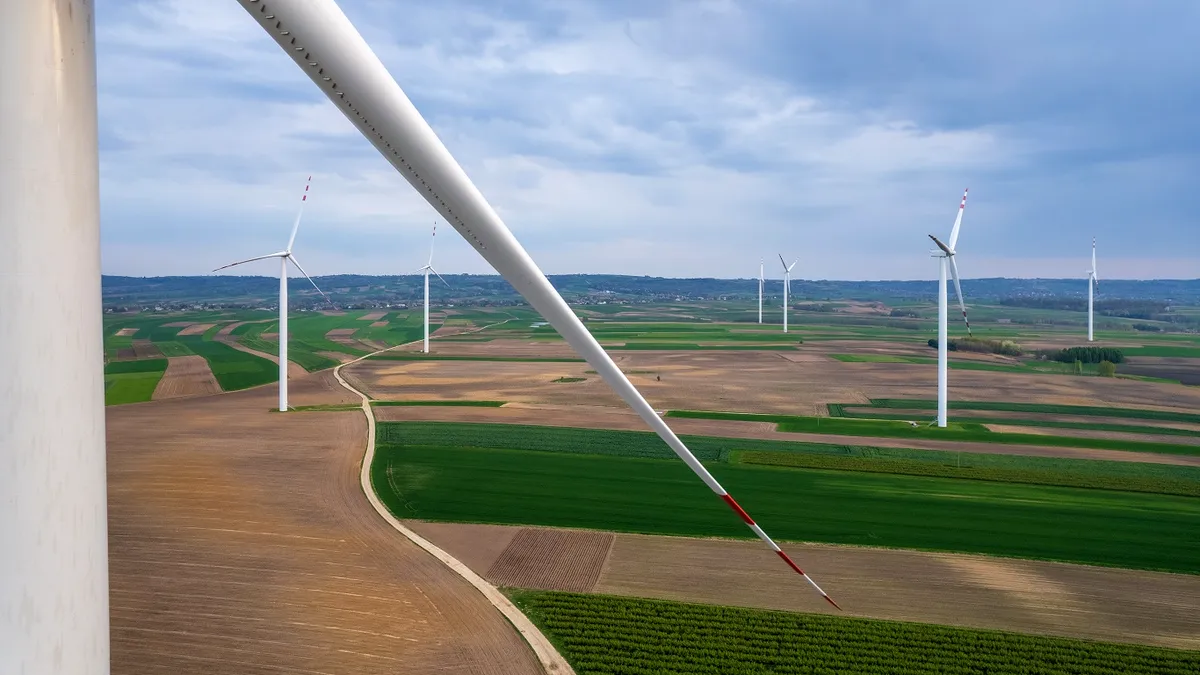 Vaslui devine un gigant al energiei verzi: Investiții de peste 240 de milioane de euro în parcuri eoliene!