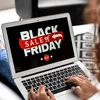 Bărbații vânează gadgeturi, femeile cosmetice. Ce pun românii pe lista de Black Friday 2026