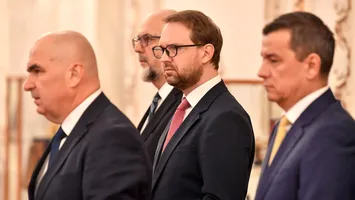 Restructurare doar pentru fraieri: USR și UDMR au primit noi sinecuri de top în cabinetul Bolojan