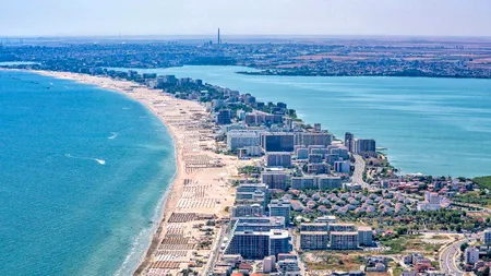 Șezlongul a ajuns să coste şi 300 lei pe zi, în stațiunea Mamaia