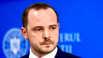 Alexandru Rogobete susține că a fost „doctor în medicină” cu trei ani înainte să obțină licența de „doctor medic”