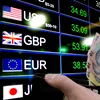 Leul continuă declinul: euro urcă la nivel record