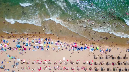 Motivul pentru care plajele grecești sunt supravegheate cu drone