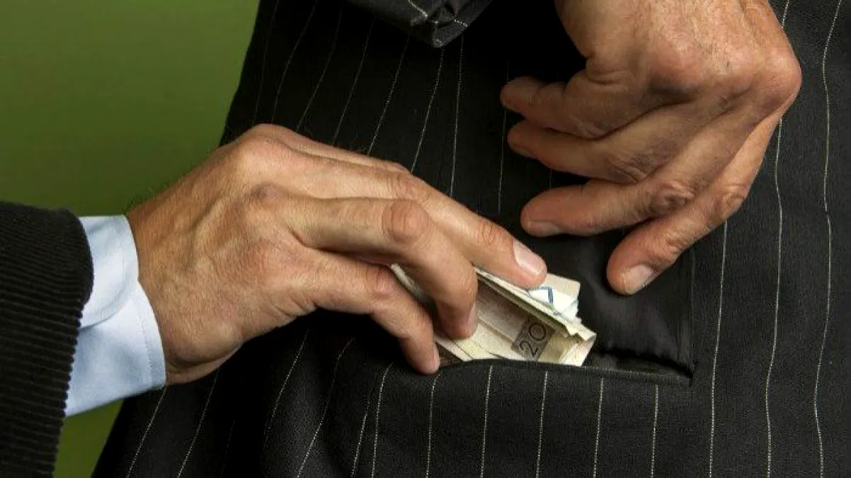 Mită, abuz și fals la ISCTR Bacău: 25 de inculpați și-au recunoscut faptele