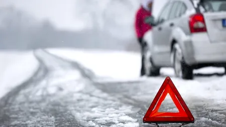 Circulație în condiții de iarnă, pe șoselele din țară. Care sunt drumurile afectate de condițiile meteo