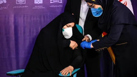 Afirmații șocante în Iran: „Nu te apropia de cei care s-au vaccinat împotriva COVID-19. Au devenit homosexuali”