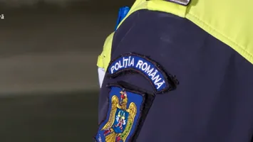Un fost poliţist a lovit o mașină cu o femeie și doi copii, apoi a fugit. A fost testat pozitiv la droguri