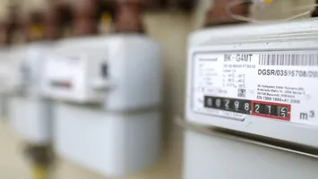 Scumpiri la curentul electric începând cu 1 iulie 2024. Ce impact vor avea asupra buzunarului românilor