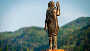 A dispărut statuia de bronz a Melaniei Trump din orașul ei natal