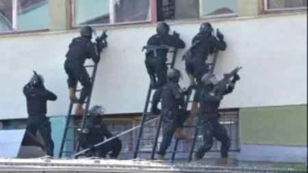 Forţele speciale au intervenit în cazul femeii sechestrate de un fost polițist