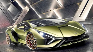 Bârfește lumea. Tzancă Uraganu așteaptă un Lamborghini Sian de peste 3 milioane euro
