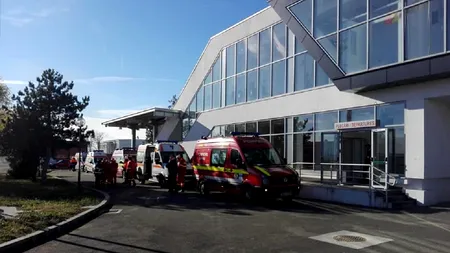 Panică la Satu Mare. Un bărbat a murit, imediat după ce a coborât din avionul cu care venise de la Londra