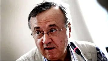 Ion Cristoiu ironizează „campania de priviri” a lui Ilie Bolojan pentru funcția de premier