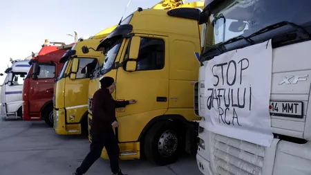 Două camioane din Republica Moldova s-au alăturat protestului și au blocat total DN2E85