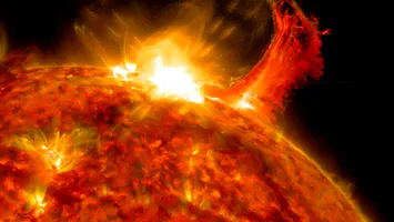 Cea mai puternică furtună solară a anului se îndreaptă spre Pământ