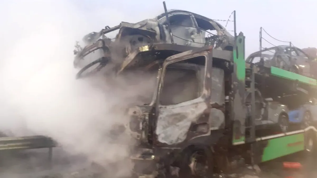 TIR în flăcări în apropiere de Balș, cinci mașini distruse (foto și video)