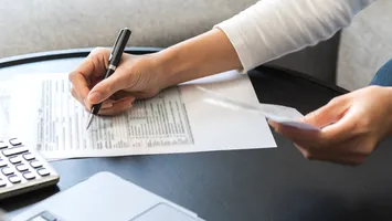 Banii pe care ANAF și băncile nu îi pot lua. Ce venituri rămân intangibile în 2025