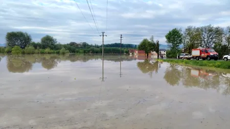 Cod roșu și portocaliu de inundații periculoase