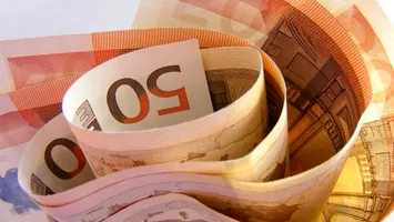 Moneda națională s-a depreciat, marți, în raport cu francul elvețian, în cotațiile BNR