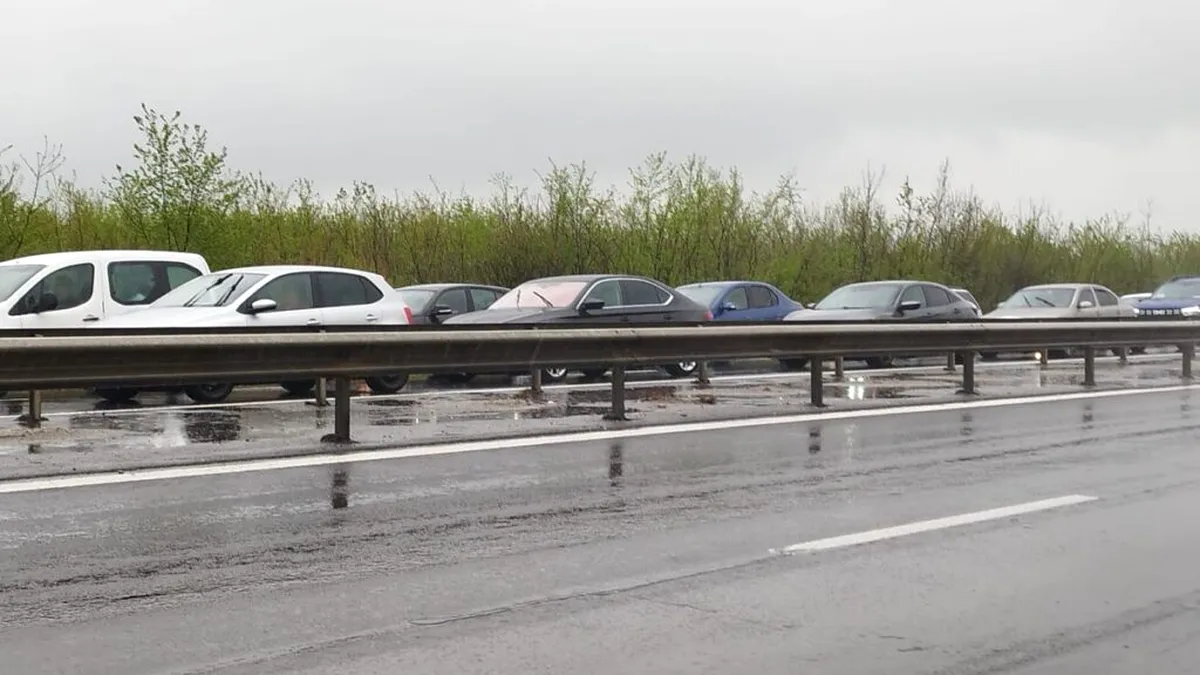 Blocaj pe Autostrada București-Pitești, pe sensul de mers către Capitală, luni după-amiază (foto)