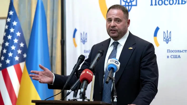 Omul de încredere a lui Zelenski și-a dat demisia