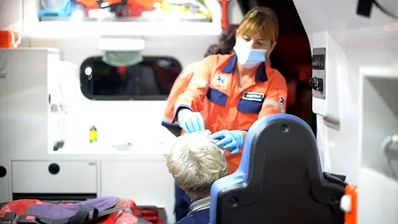 Tavan prăbușit peste o pensionară într-un supermarket din București. Femeia a ajuns de urgență la spital