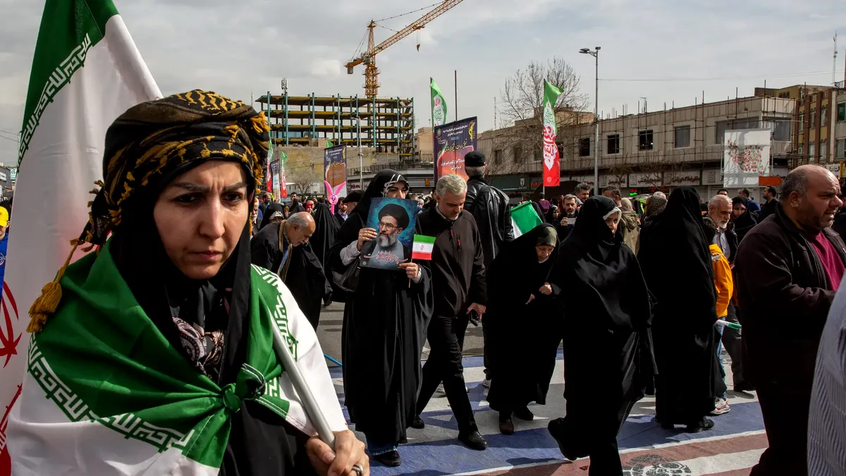 Ultimul joc de poker al Teheranului: Ali Larijani, „emisarul de fier” trimis să salveze regimul de la colaps