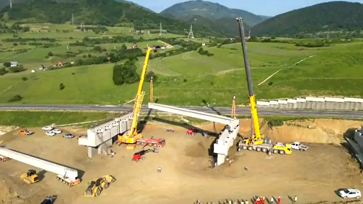 Primele grinzi produse în fabrica de la Sibiu au fost montate la viaductul Boița, cel mai mare de pe autostrada care traversează Carpații (VIDEO)