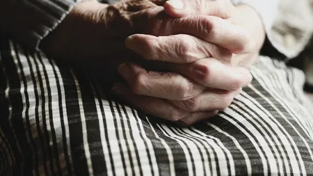 O femeie de 101 ani s-a vindecat de  Covid-19, la Spitalul ”Sf. Parascheva” din Iași