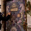 Călin Georgescu ar putea ajunge acasă. Poate vorbi cu Cristela? Dar să-și consume mariajul? Explainer pentru românii îngrijorați