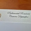 Cărți de vizită cu foiță de aur la Parlament. Costuri şocante