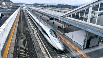 China lansează „trenurile argintii”. Ce sunt și ce dotări impresionante au