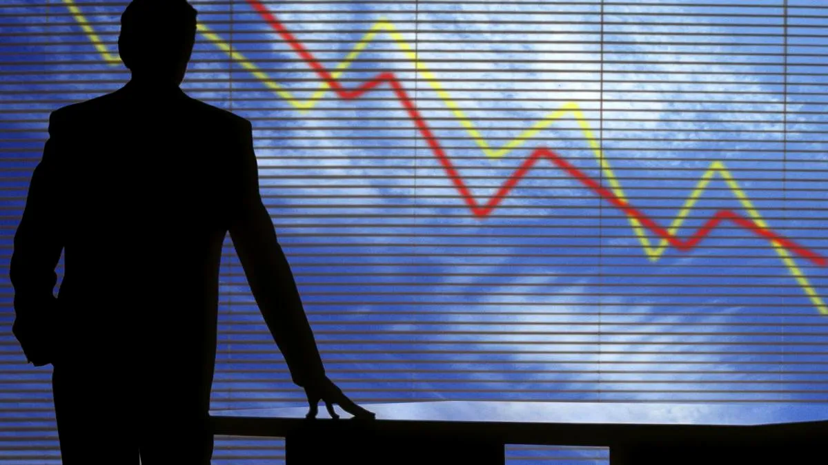 Ce înseamnă schimbarea perspectivei Fitch de la „Stabilă” la „Negativă” pentru economia României