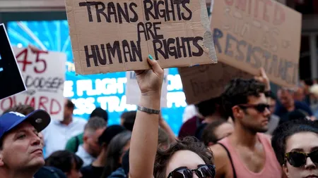 Jumătate din UE se opune OMS privind drepturile persoanelor transgender