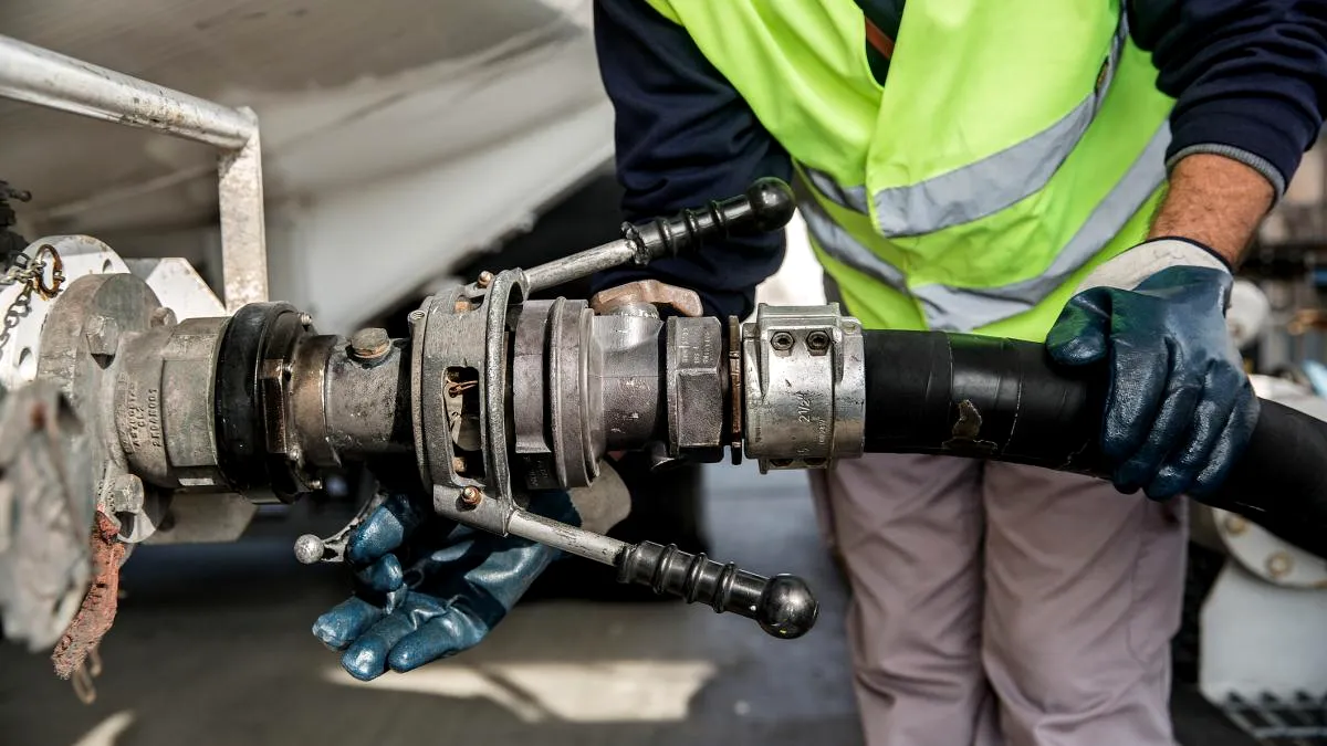 Țiței contaminat cu cloruri, interceptat înainte să ajungă la Petrobrazi. Posibil sabotaj al Rusiei