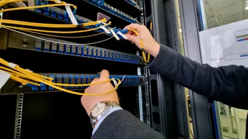 ”Austeritate” la Telecomunicații CFR: pierderi uriașe, salarii și bonusuri în creștere