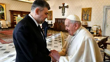 Marcel Ciolacu: „Papa Francisc rămâne pentru oamenii din întreaga lume apărătorul neobosit al păcii“