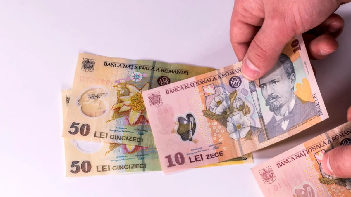 Pensionarii români primesc bani în plus din aprilie 2025: Cine beneficiază și ce sume se acordă