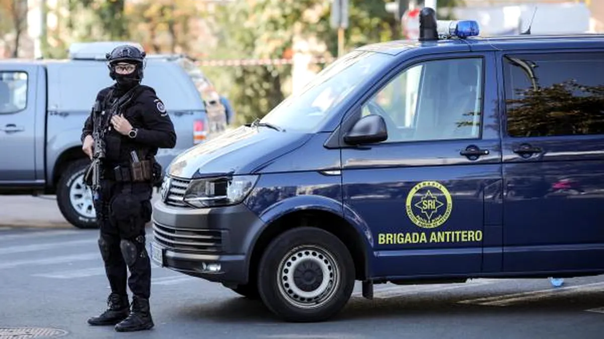 Acțiune specială a trupelor SRI în București: Un bărbat a încercat să plătească cu bani falși