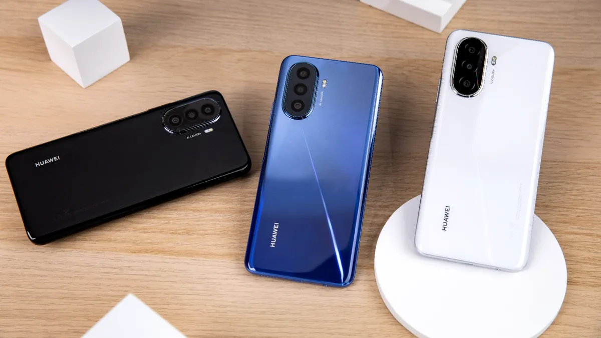 Noul smartphone HUAWEI nova Y70, o nouă experiență în materie de design și tehnologie