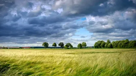 Vremea în aprilie, conform ANM: temperaturi mai ridicate și ploi peste medie