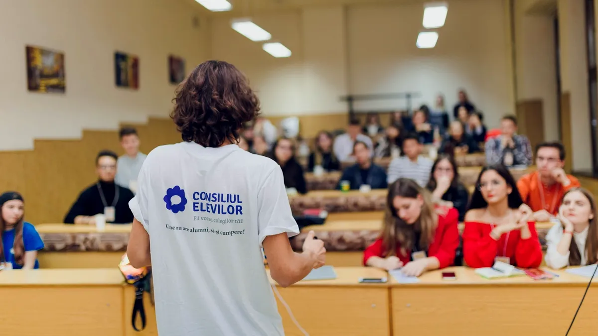 Elevii s-au săturat de promisiuni! Ce le cer politicienilor, înainte de alageri