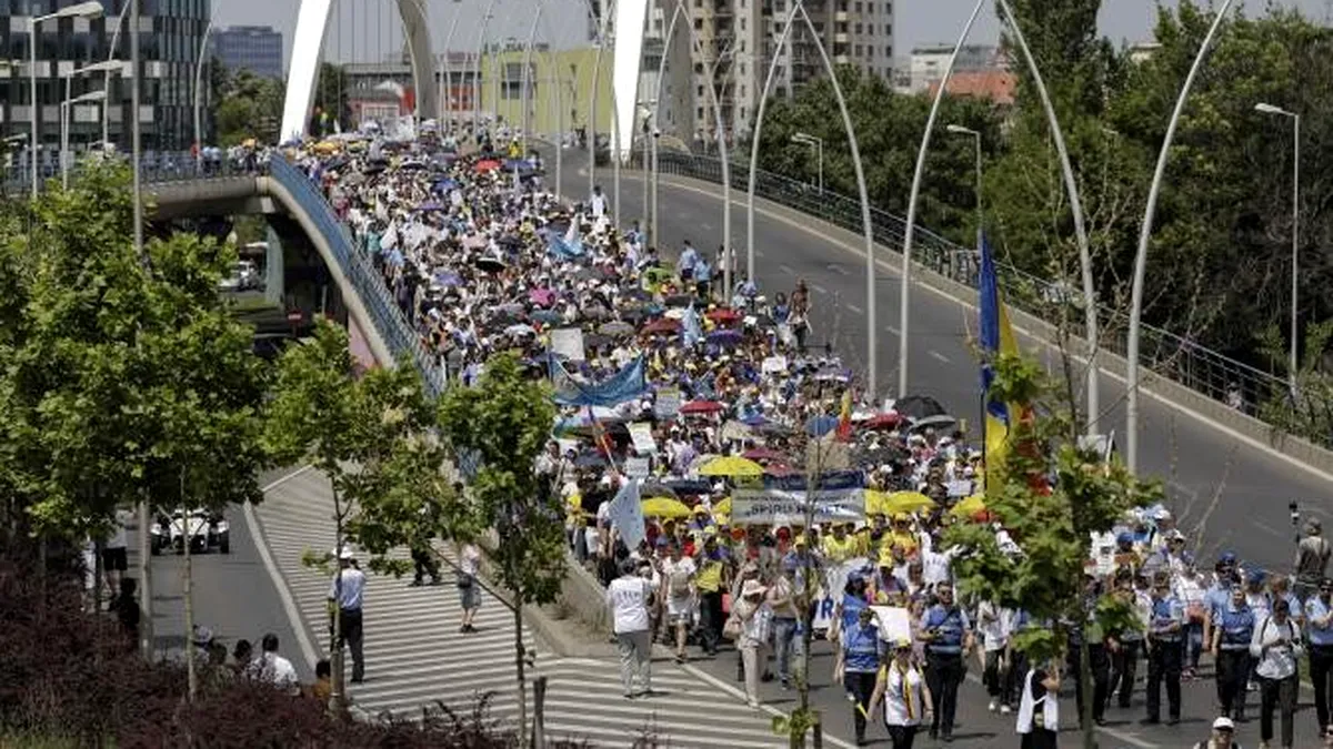 Profesorii greviști nu vor fi sancţionaţi, dar rămân neplătiți