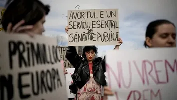 Controversa actuală privind avortul în România – reacții publice și implicații